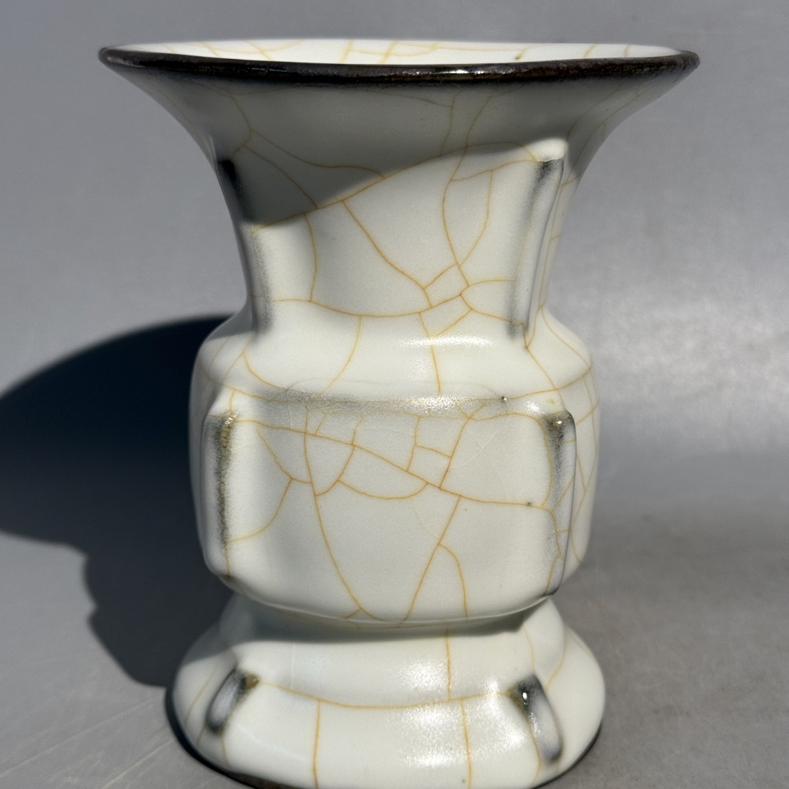 官窑出戟尊，口直径10cm，高12cm，老瓷器，旧藏，喜欢的来