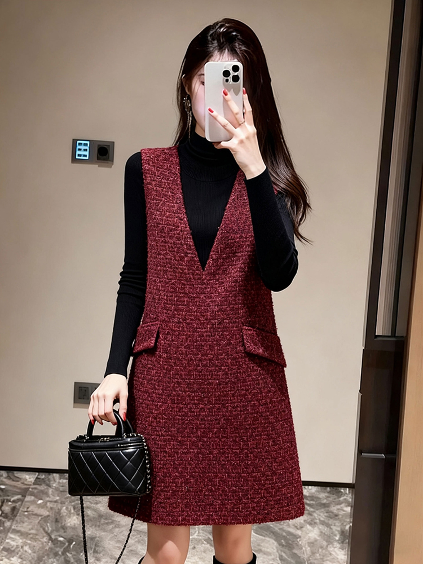 新年战衣超显白红色背心连衣裙秋冬季新款法式女神范V领气质裙子