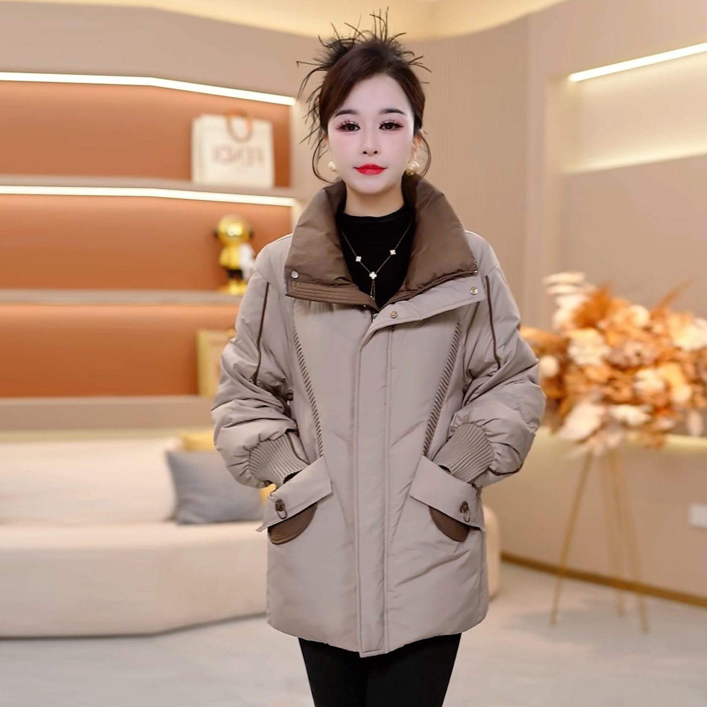 时尚立领羽绒服女2025年冬季新款妈妈加厚保暖宽松显瘦中长款外套