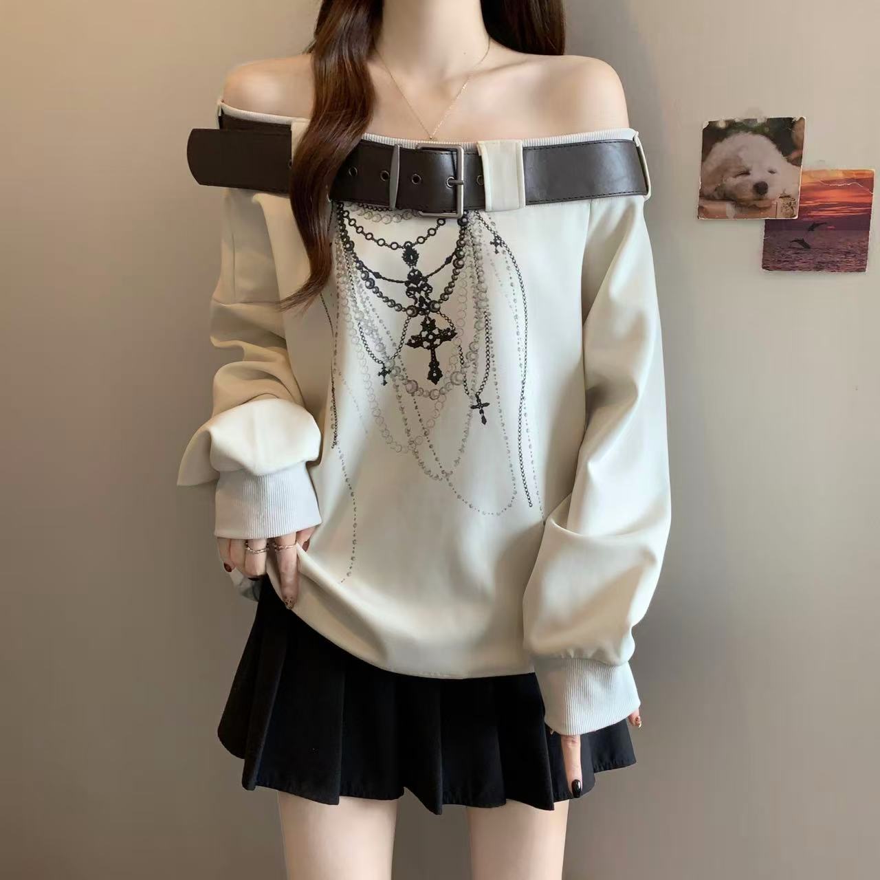 高级感皮带一字肩卫衣女2025秋新款大码胖mm个性独特甜辣炸街上衣