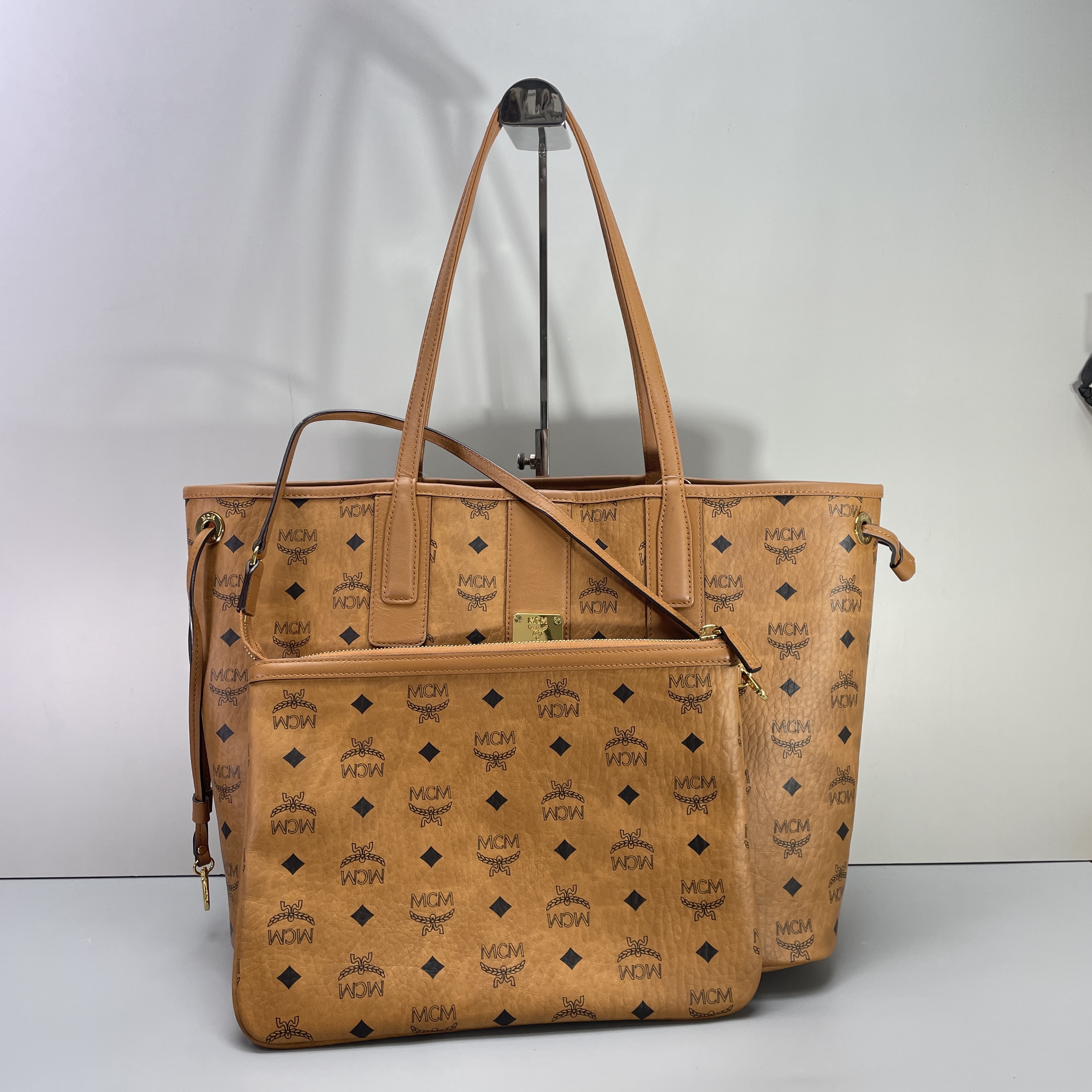 95新 MCM 媚姐/mcm新款干邑色中号子母托特包36x28x16cmG091606