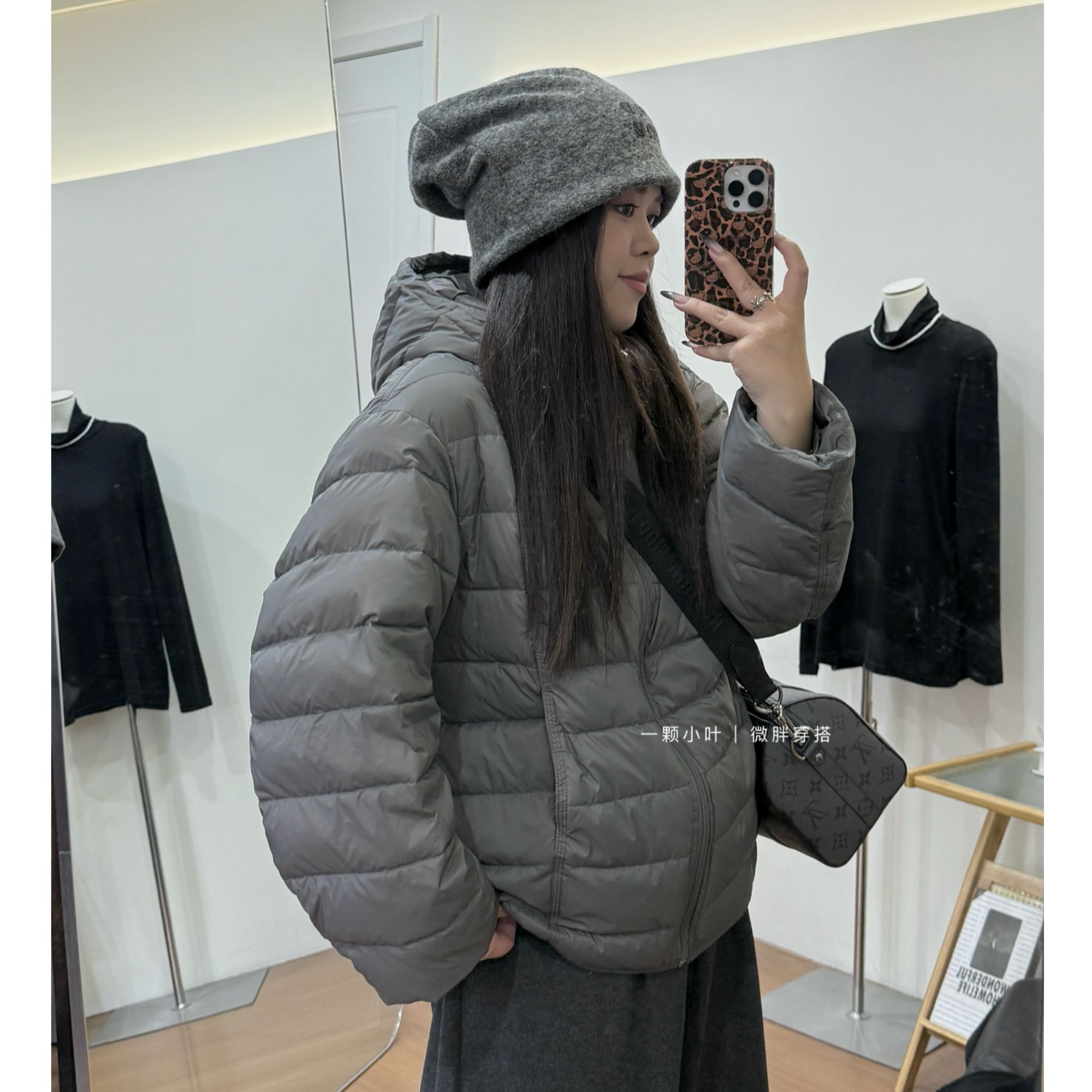 【一颗小叶】2025冬季新款大码连帽白鸭绒羽绒服短款保暖高级感外套