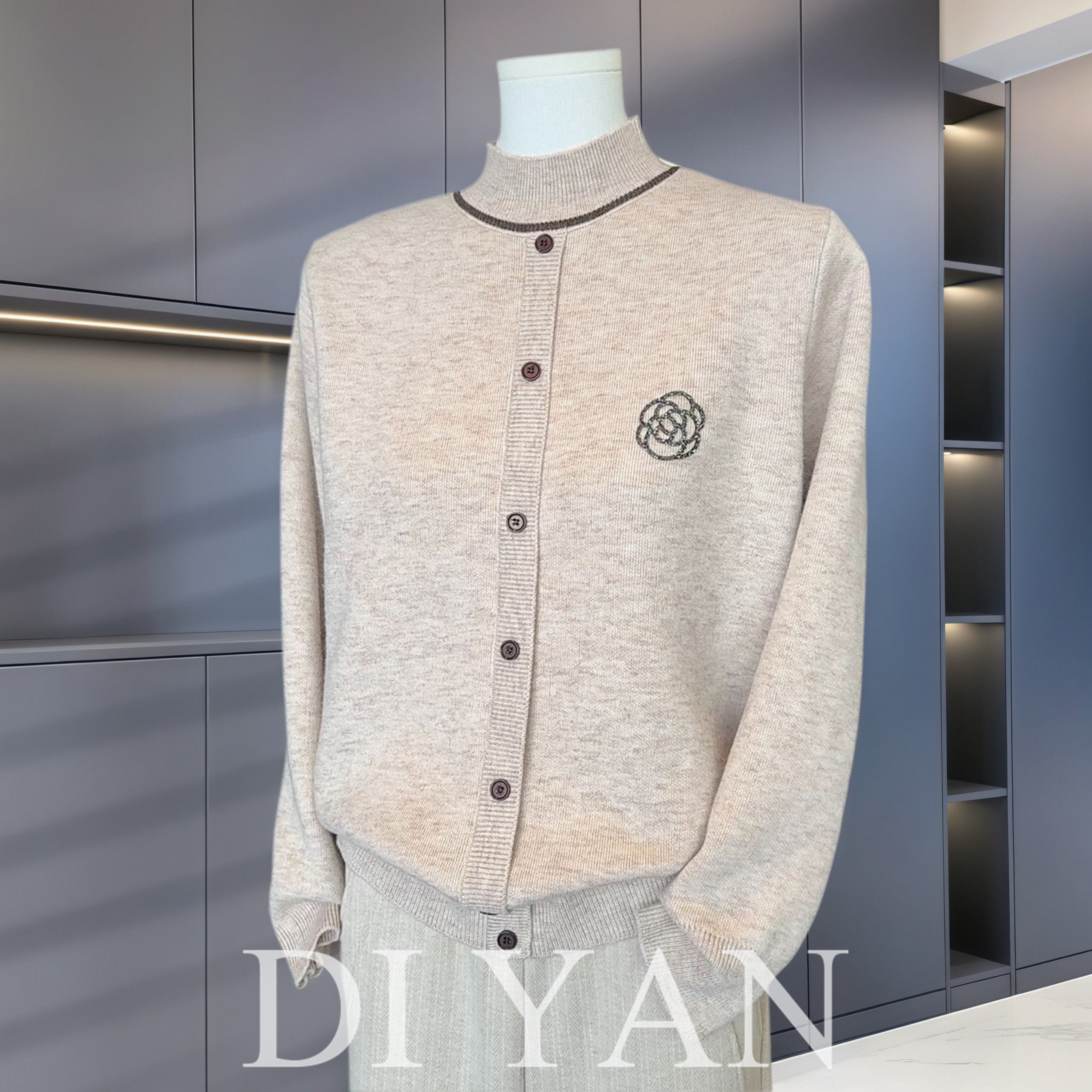 时尚妈妈冬装2025新款洋气加绒打底衫中老年女装高贵针织加厚毛衣