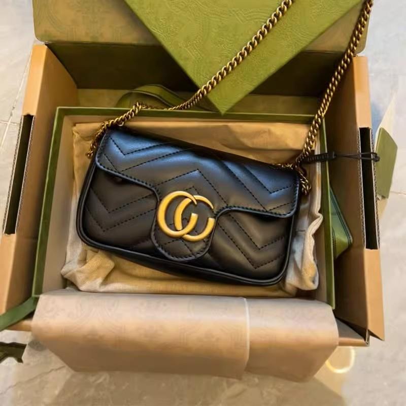 香港精选轻奢2025年秋冬时尚新款女士小香风链条包单肩斜挎小方包