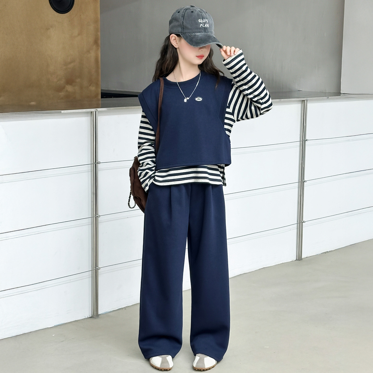 女童休闲套装秋季2025新款长袖马甲三件套洋气时髦儿童秋装两件套