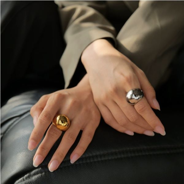 钛钢戒指 法式INS复古小众气质夸张光面空心球形戒指