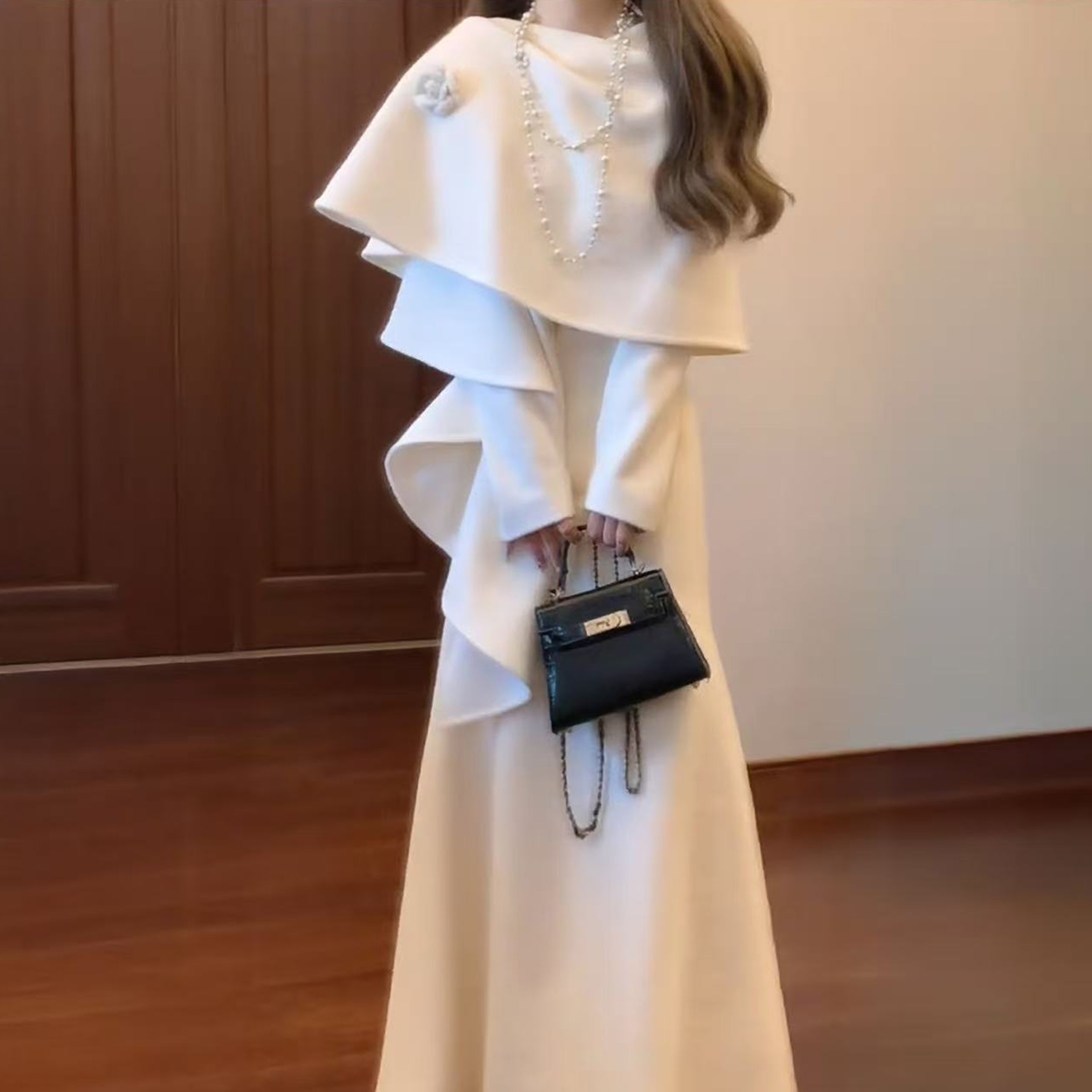 2025秋冬季新款韩系时尚高级感呢子斗篷上衣V领长袖连衣裙套装女