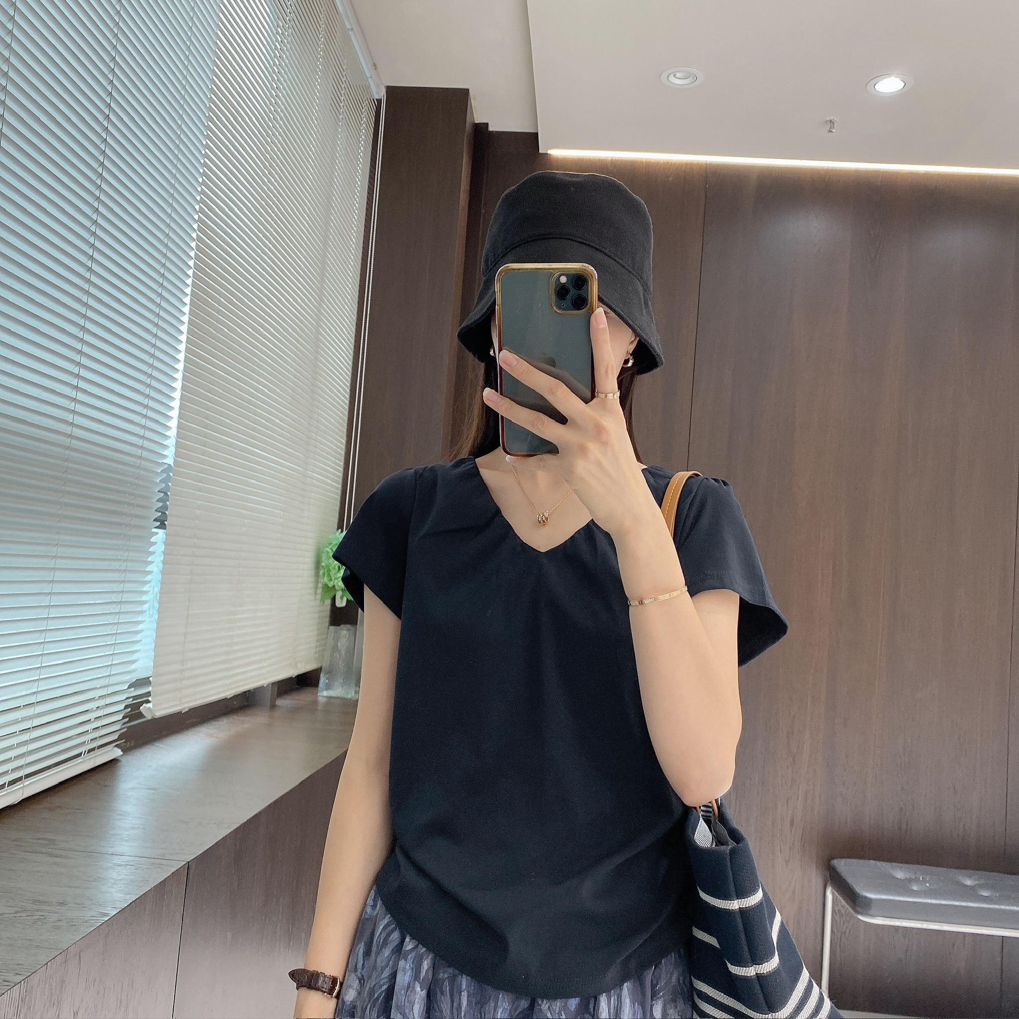 IMFLY金小金自制女装 T恤DYW9509夏日设计感V领褶皱短袖上衣女