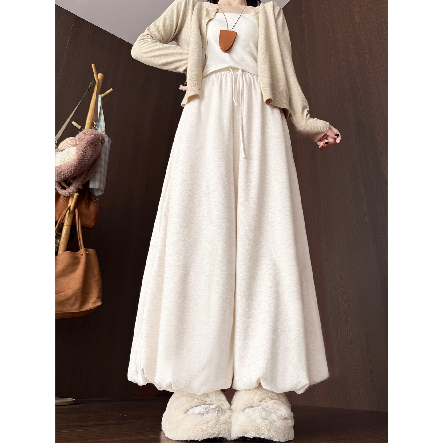 白色糯米花苞裙裤女秋季2025年新款垂感小个子休闲宽松束脚阔腿裤