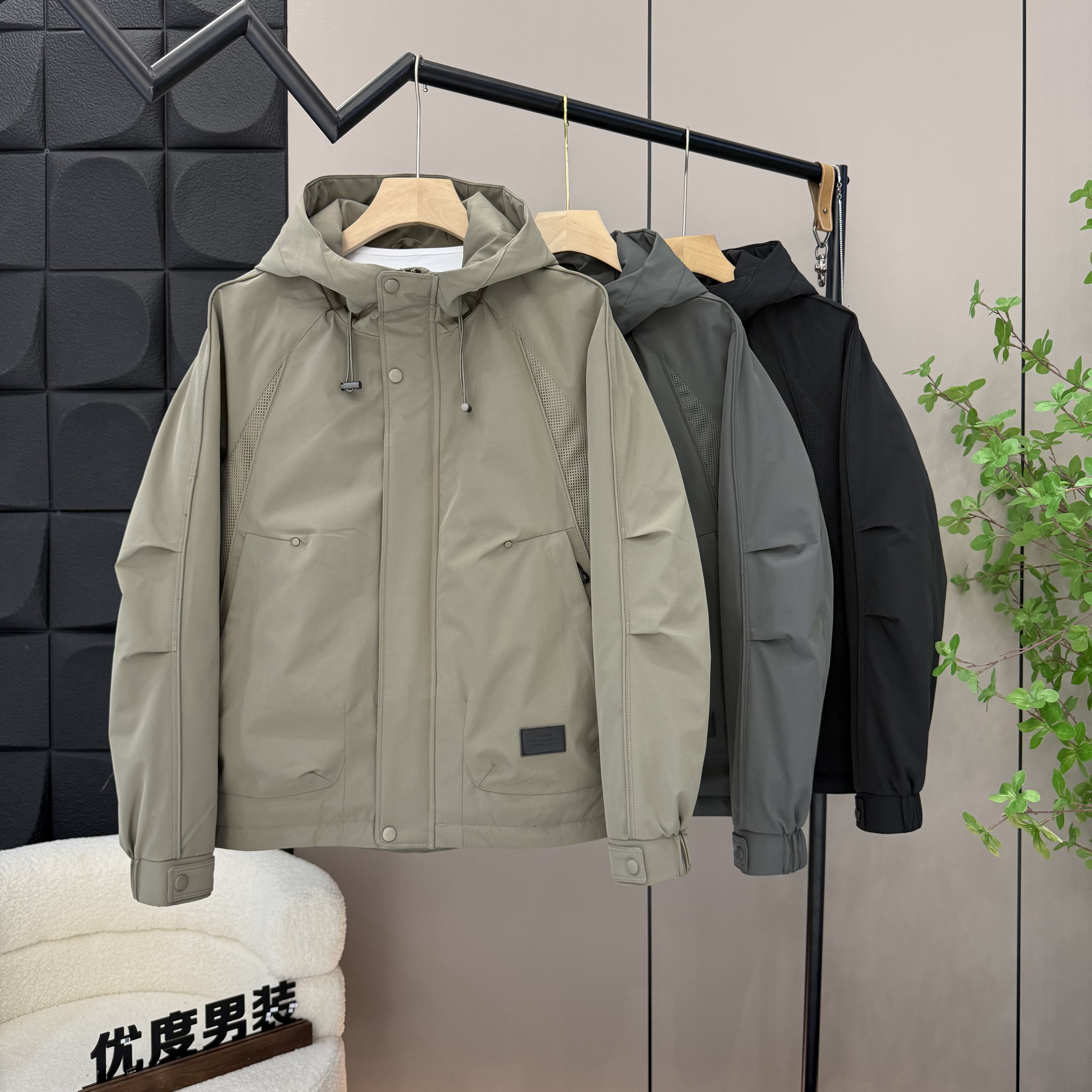 男士2025新款保暖防风连帽纯色男装宽松型冬季时尚棉服夹克8902