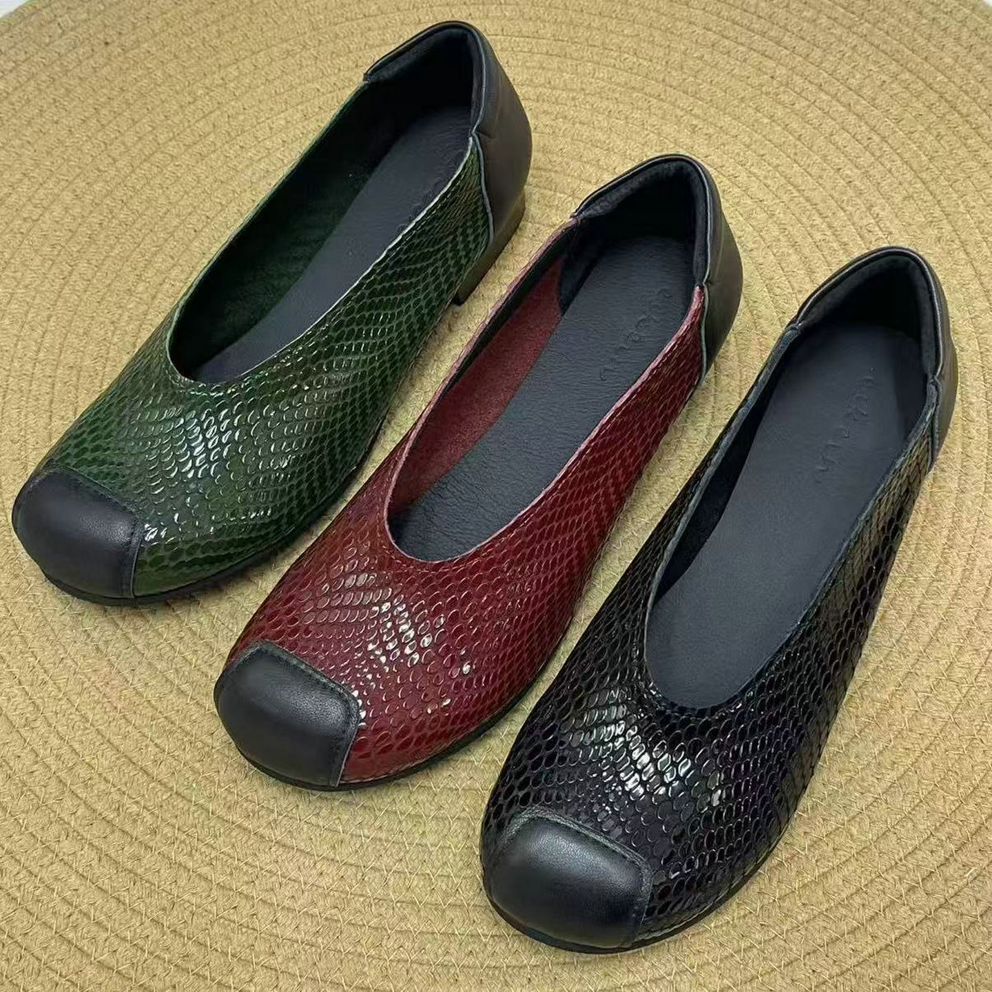 舒适百搭时尚奶奶鞋法式蛇纹亮片宽头复古文艺平底单鞋35-43大码