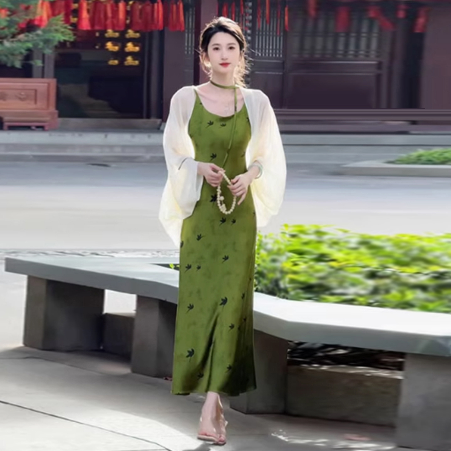 新中式国风绿色吊带连衣裙子女夏季2025新款高级感长裙套装3976