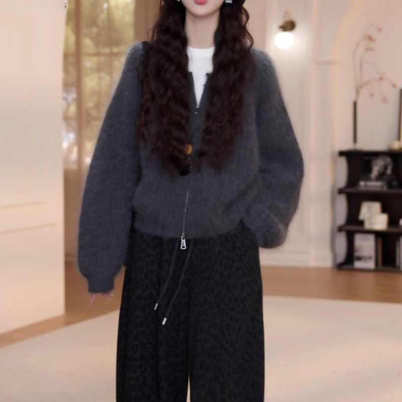 2025秋新款时髦气质简约纯色拉链针织开衫宽松显瘦百搭上衣女