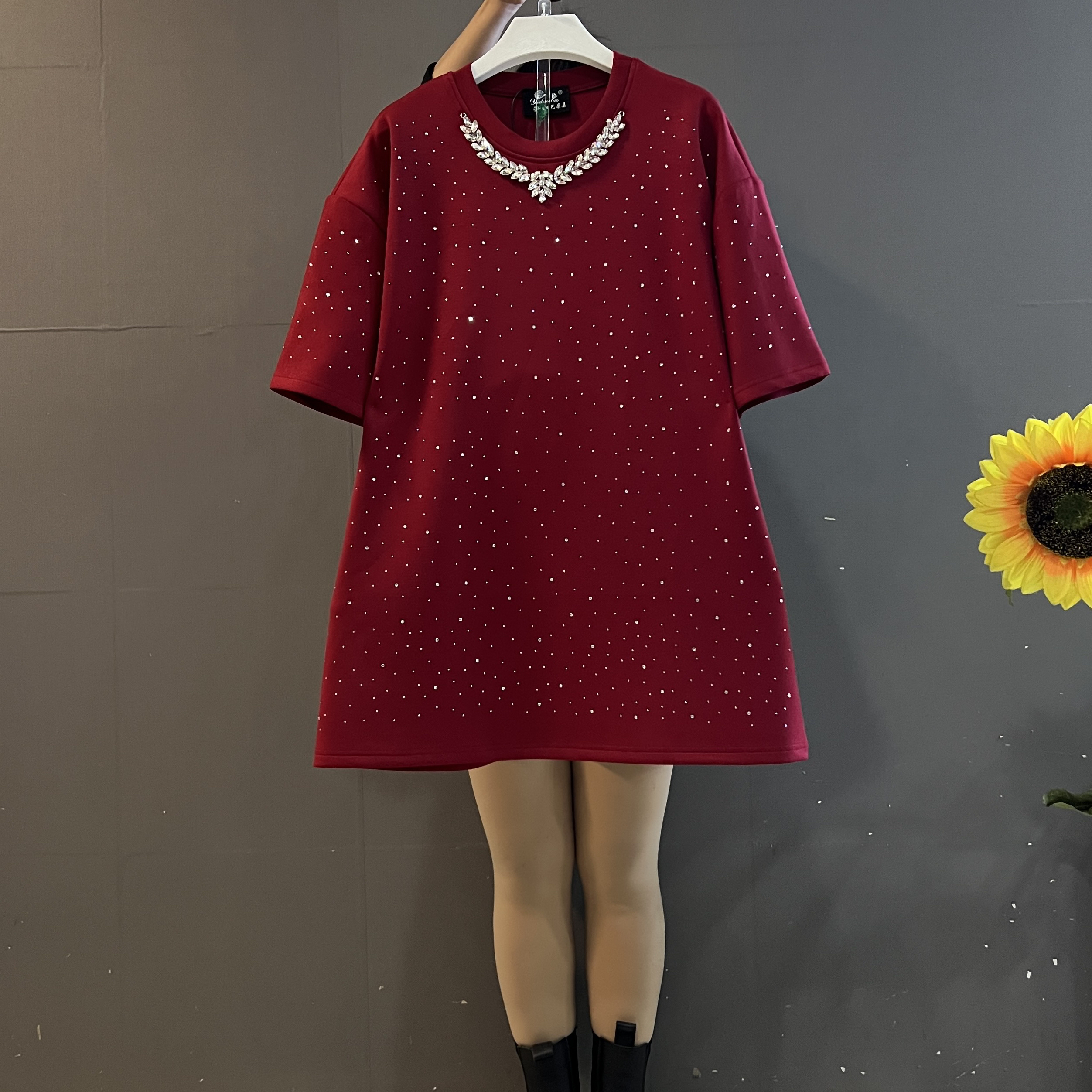 新款时尚红色重工镶钻圆领宽松显瘦百搭洋气半袖T恤衫