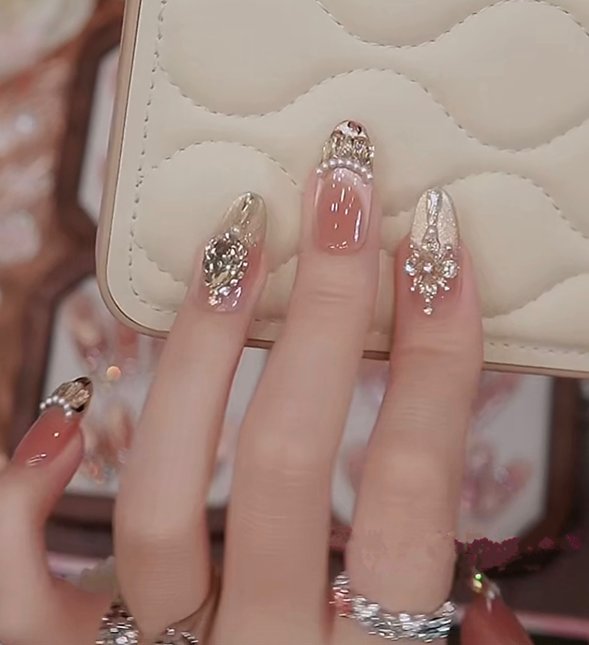 纯手工穿戴甲猫眼光疗显白立体高级感爆闪中梯手作美甲贴片可拆卸