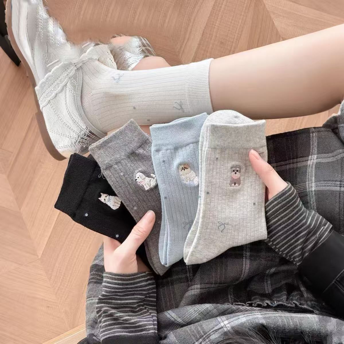 袜子女浅色袜子春秋中筒吸汗抗菌ins甜美可爱小狗小猫百搭简约潮