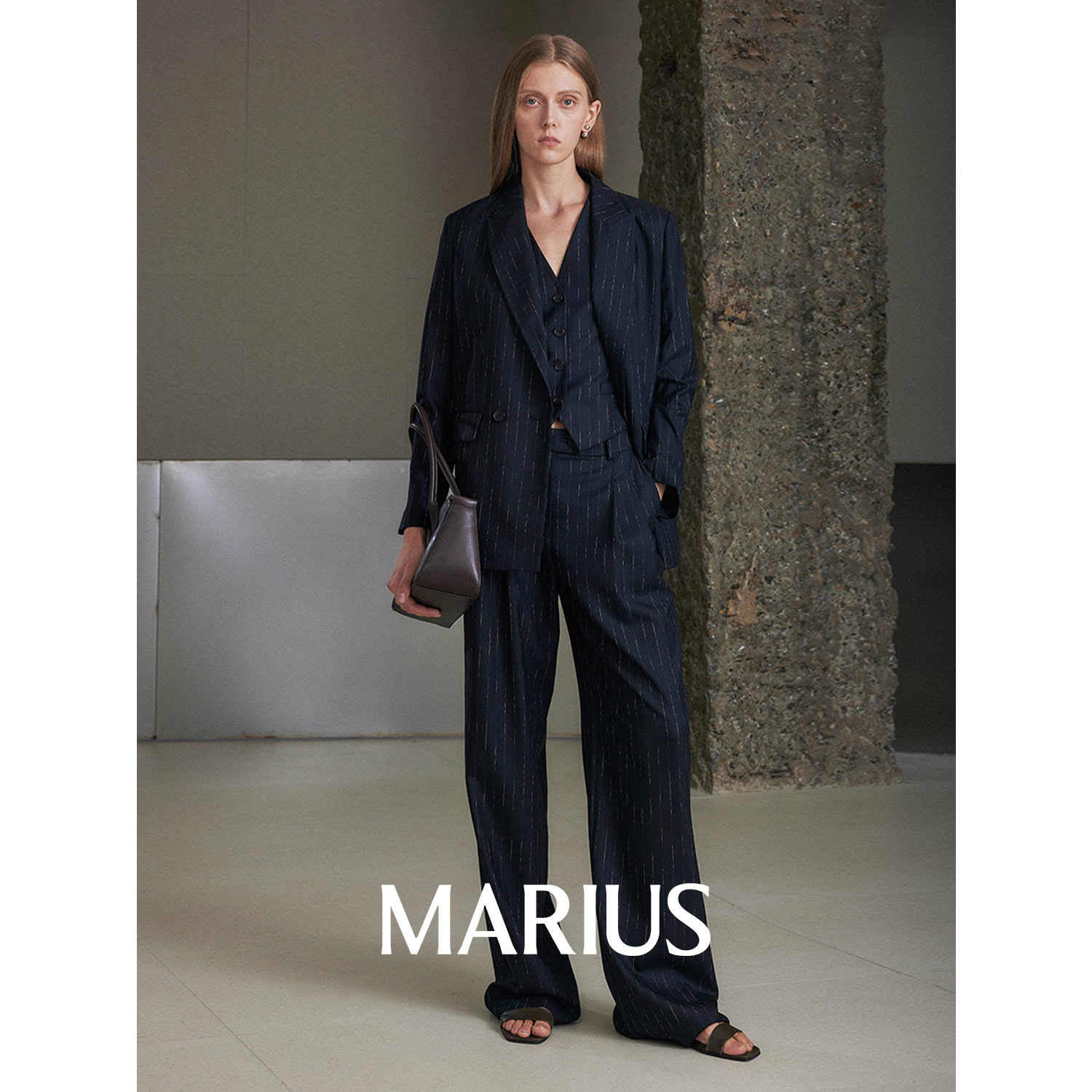 “比弗利2.0”轻奢大女主条纹西装马甲长裤套装