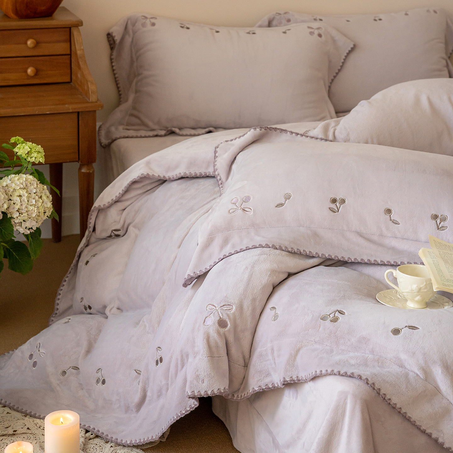 冬季加厚牛奶绒四件套樱桃刺绣保暖双面珊瑚绒被套床单笠床上用品