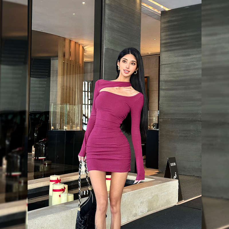 HELEN【紫气东来】双领口心机露肩显瘦磨绒保暖褶皱包臀连衣裙Q548