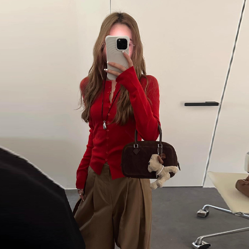 韩版气质单排扣保暖毛衣女装2025冬季新款巨好看时尚纯色针织上衣