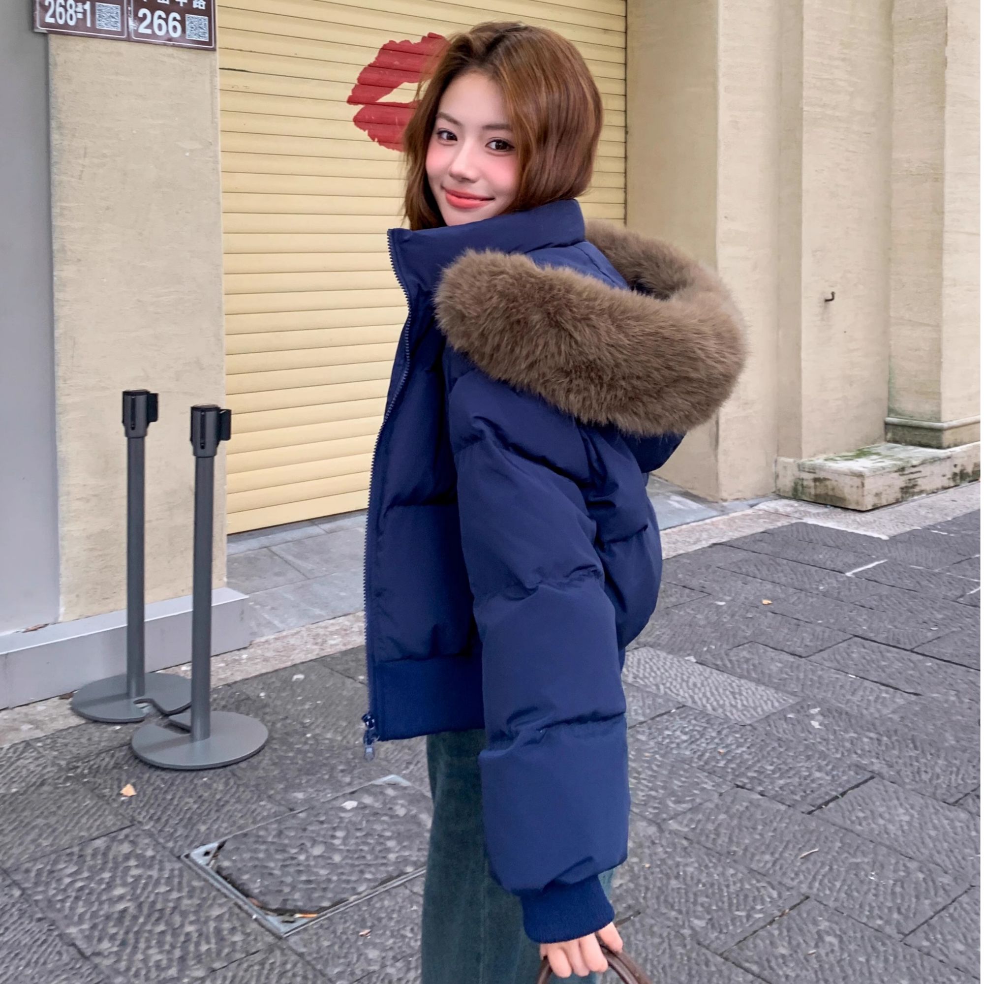 2025女冬季新款短款羽绒棉衣棉服毛领连帽显瘦百搭收腰面包服外套