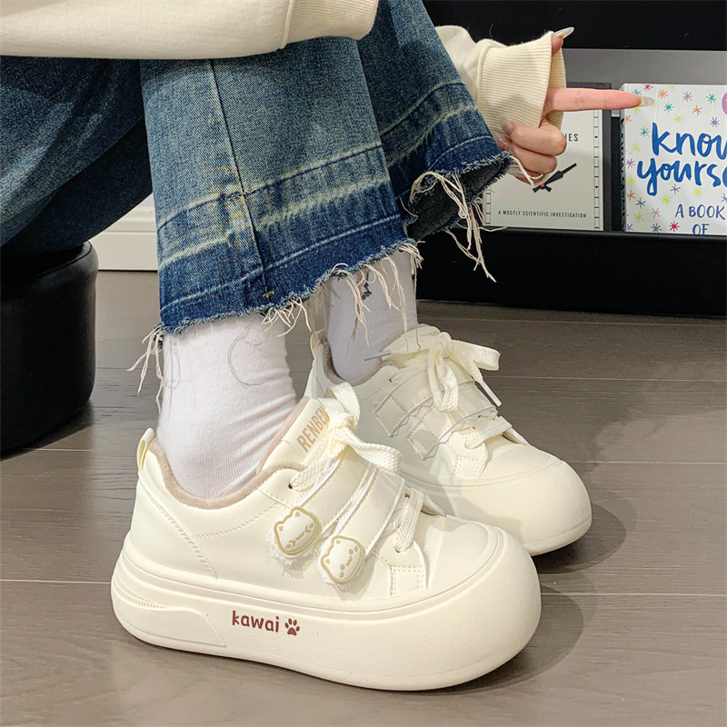 人本女鞋厚底增高圆头鞋2025冬季保暖加绒舒适休闲鞋奶白色二棉鞋