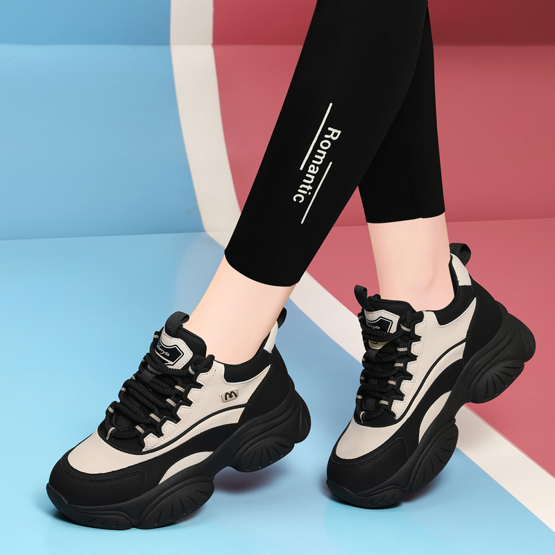 2025年新款厚底炸街防滑老爹鞋女款秋冬舒适透气显脚小黑色运动鞋