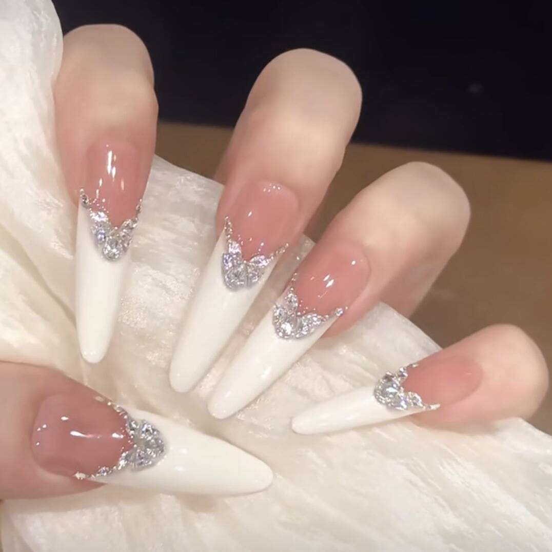 【月光吻痕】纯手工穿戴甲高级感白色法式成品手工穿戴甲