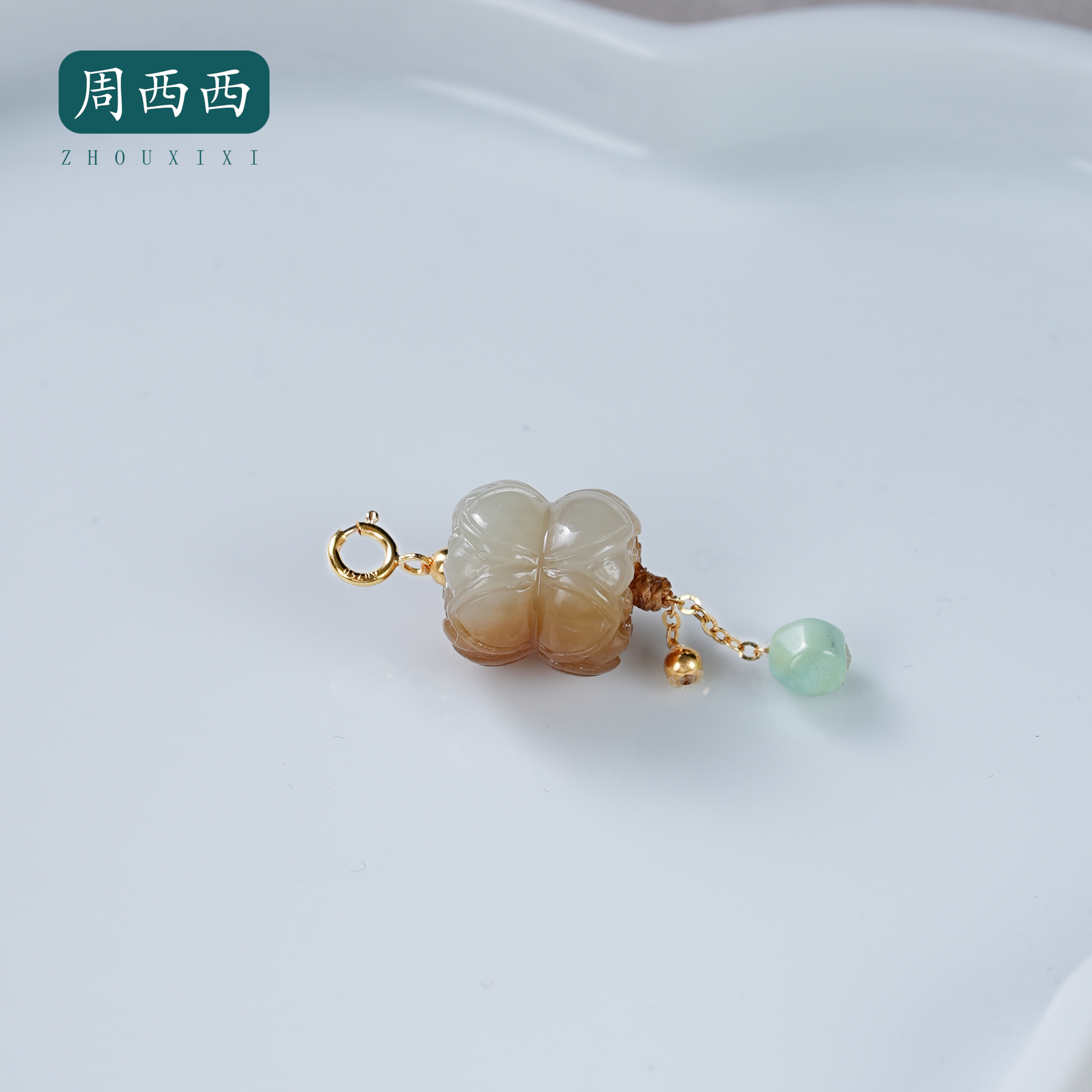 周西西精美珠宝18K糖白并蒂莲吊坠1.2*1.2百搭多样性发货19777