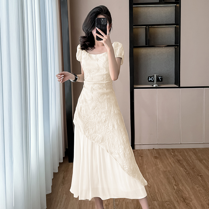 法式浪漫高腰修身刺绣花卉连衣裙显瘦优雅泡泡袖系带中长款