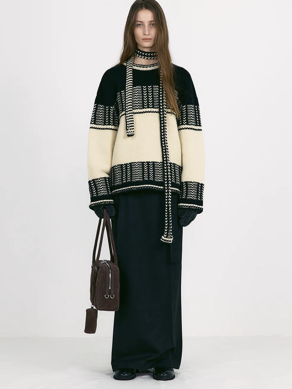 LOW CLASSIC 25秋冬 4KN12 提花针织毛衣圆领廓版毛衣