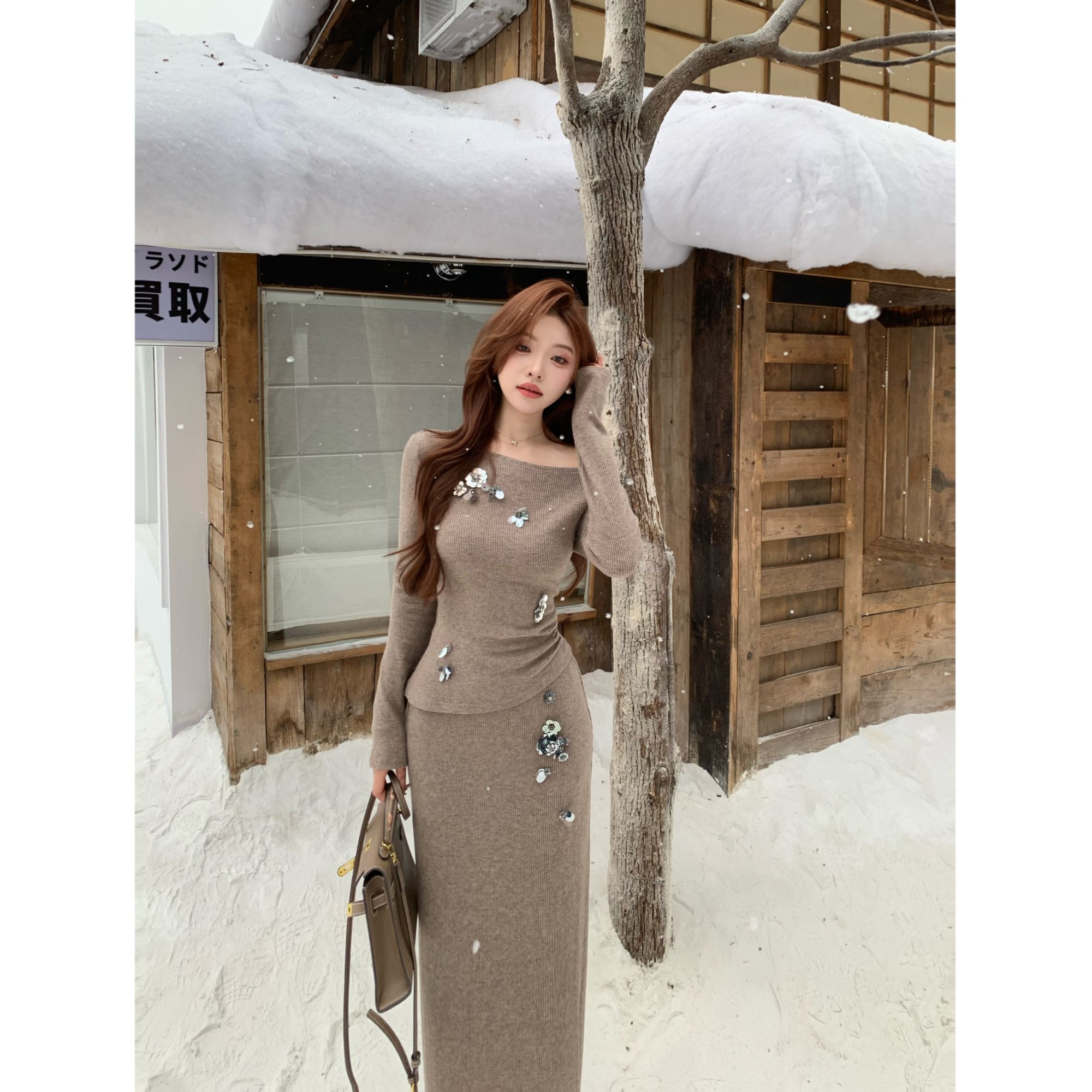 SZA【都市画家】秋冬新款重工花朵珠片针织衫+半身裙两件套A-2422