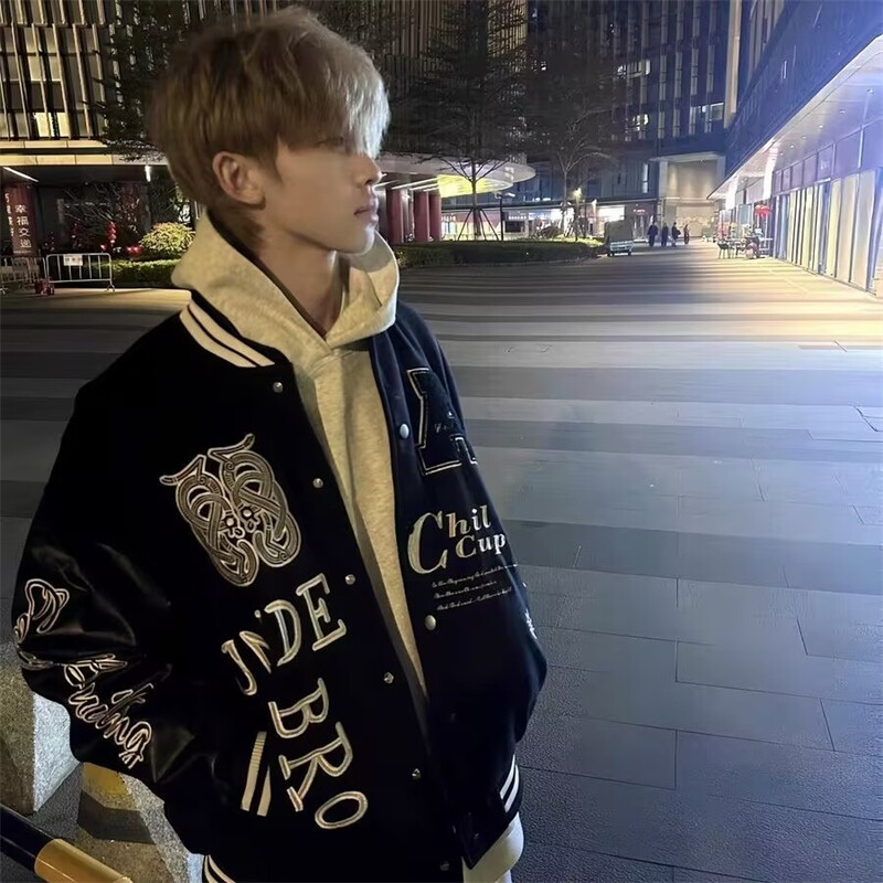 新款春秋季情侣小众外套夹克棒球服美式复古休闲飞行员刺绣拼接