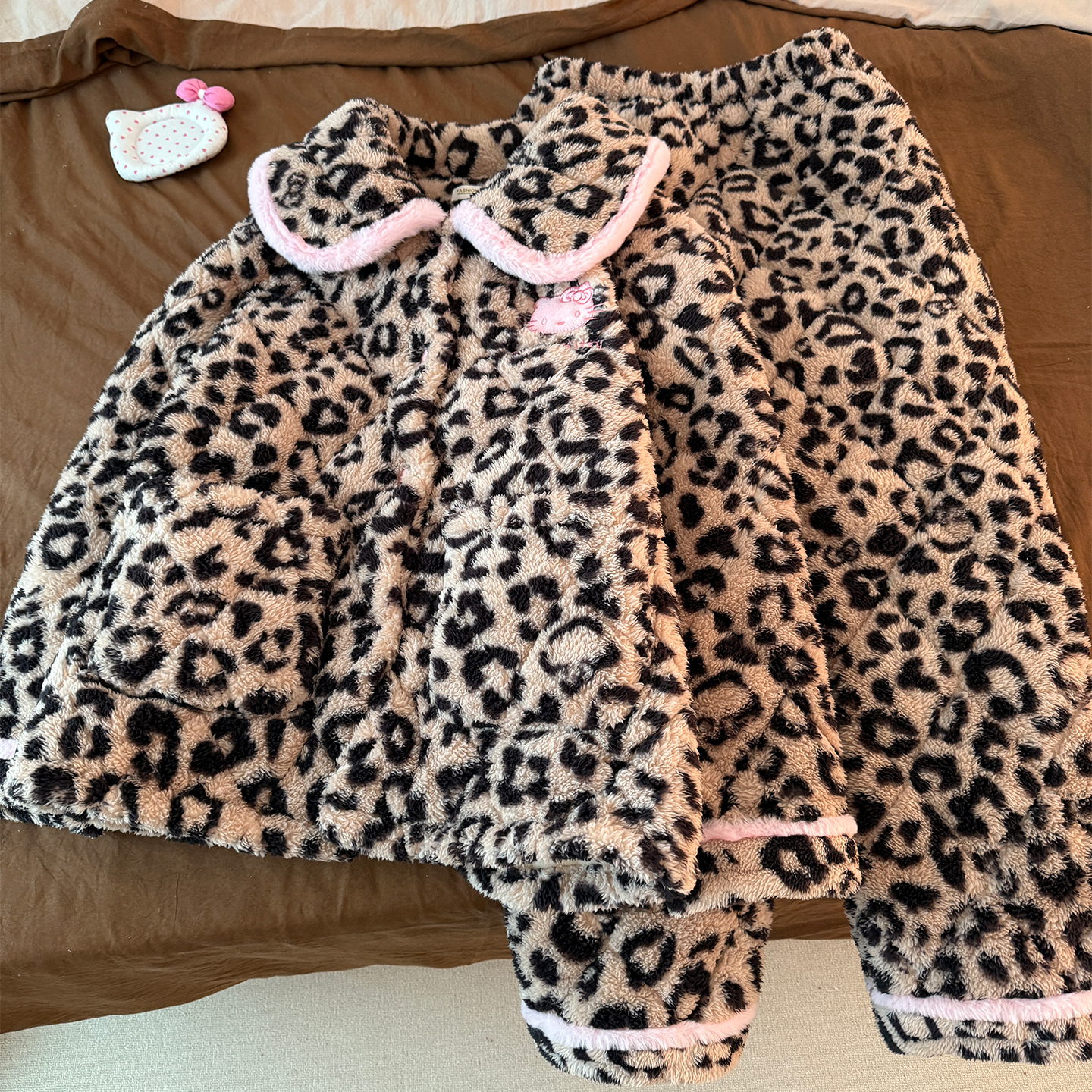 豹纹猫咪睡衣女新款冬季三层珊瑚绒夹棉开衫加厚保暖家居服两件套
