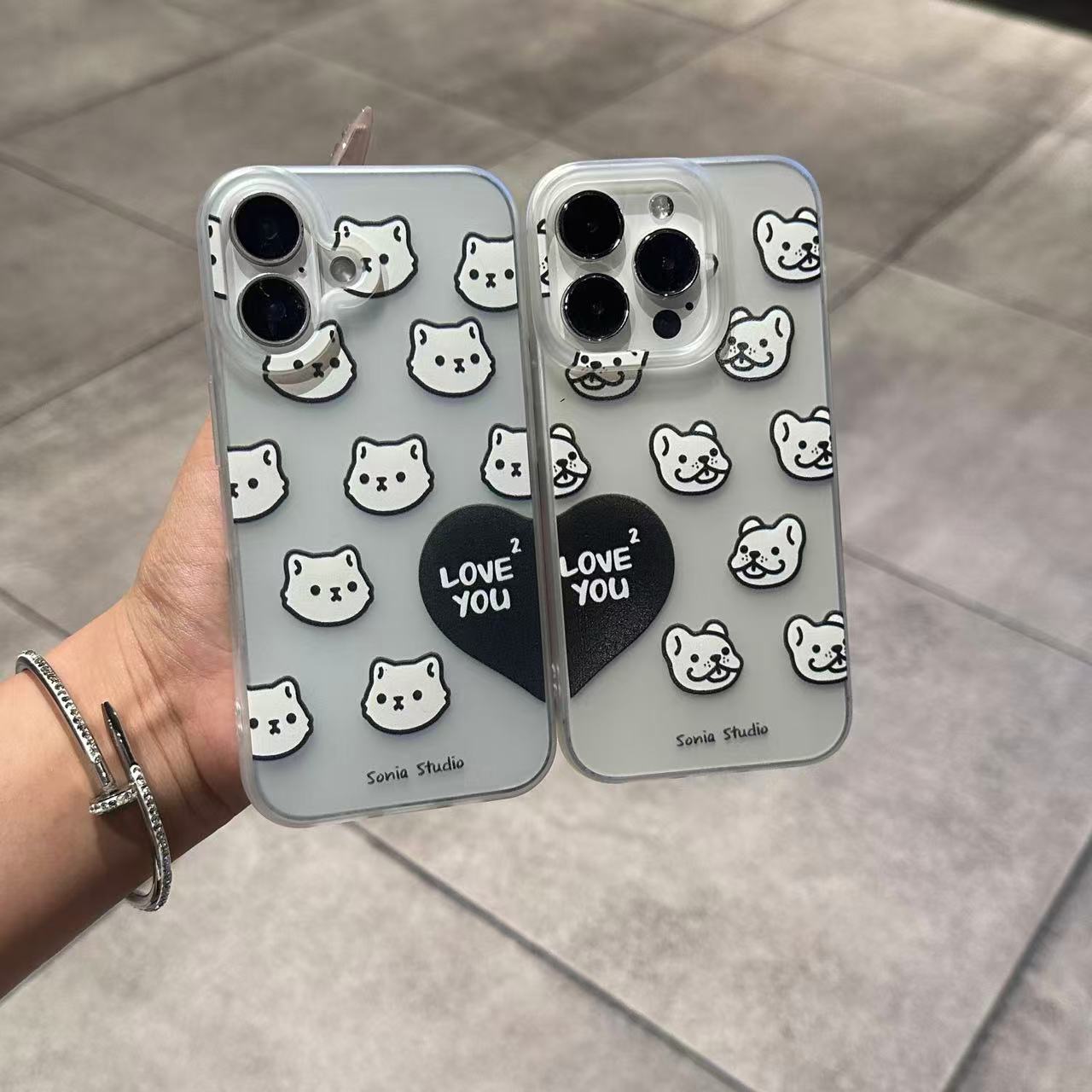 爱心猫猫狗狗适用iPhone16/17p手机壳14苹果15promax高级简约男女