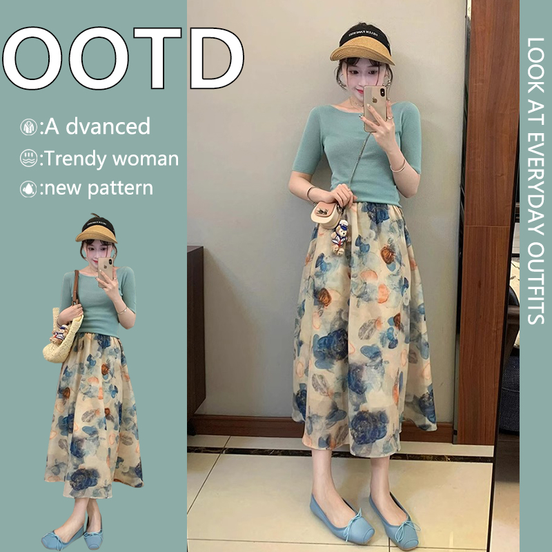 今年流行的漂亮套装2025新款夏季时尚高级感油画印花半身裙两件套