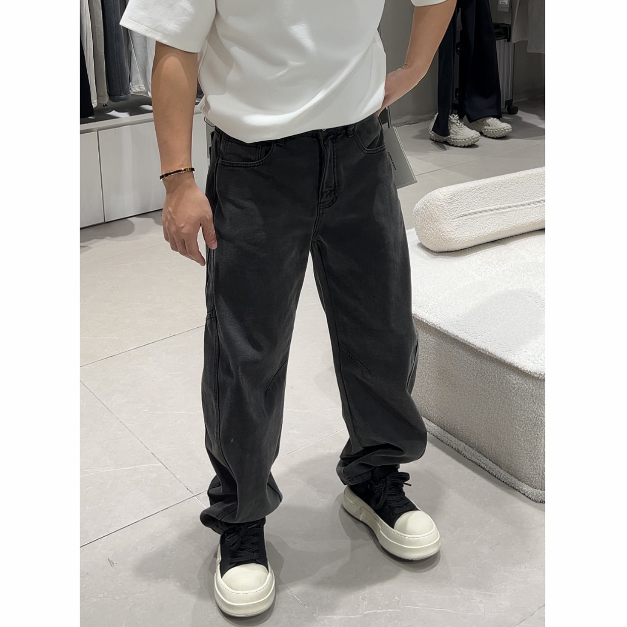 复古做旧水洗加厚磨绒直筒牛仔裤37137-2