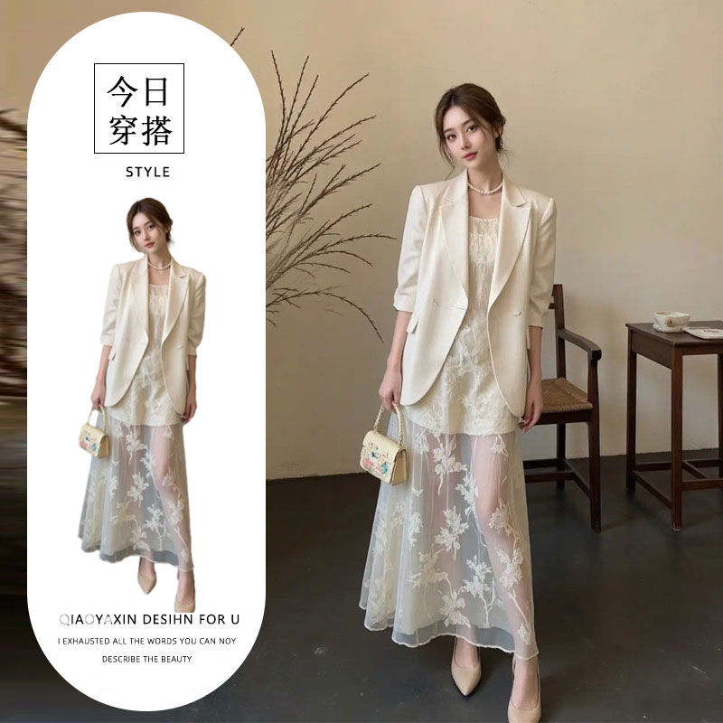 T256388+T256389miu里miu气穿搭小香风西装外套吊带连衣裙套装女