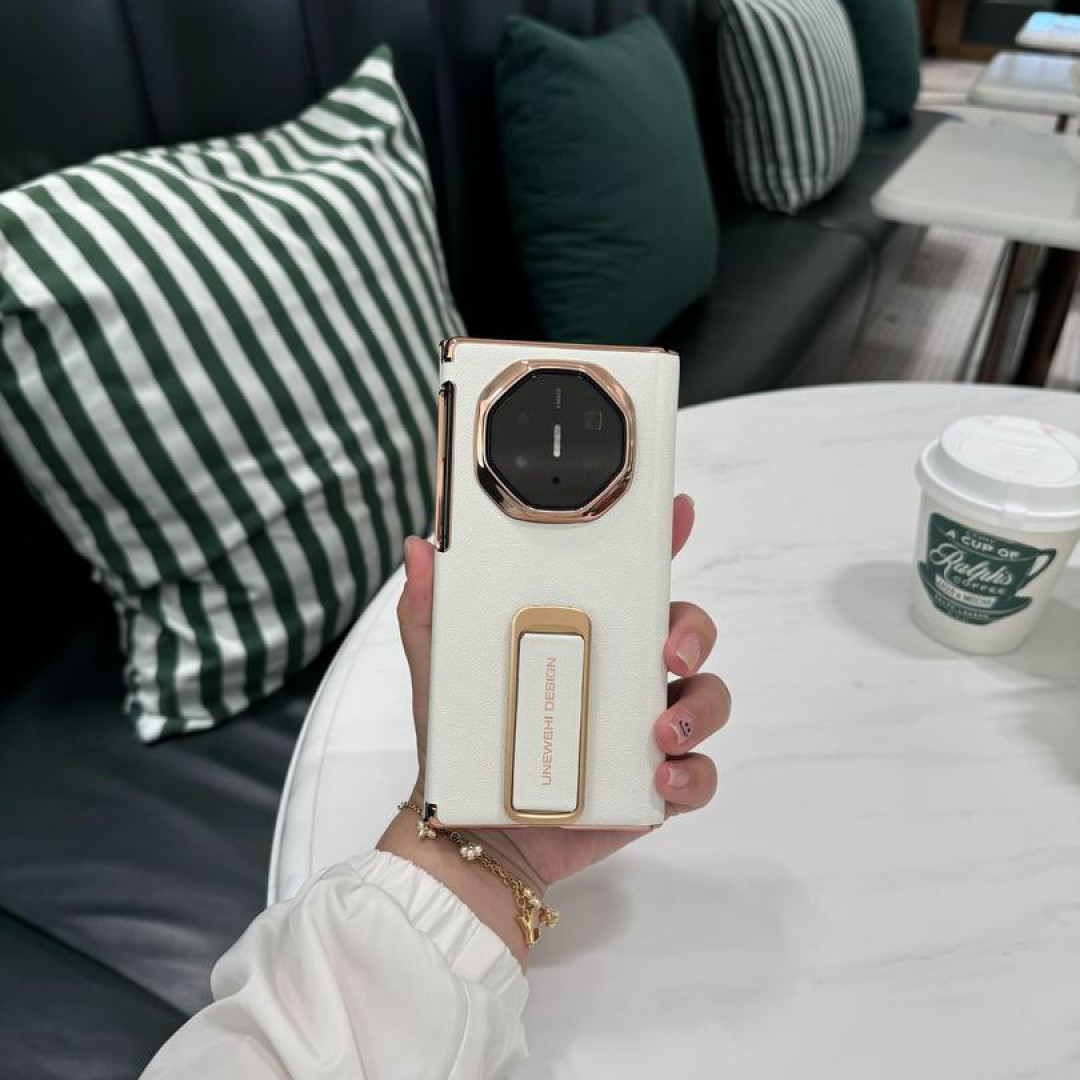 适用于华为Mate XT三折叠双中轴腕带支架折叠手机壳 纯皮双中轴