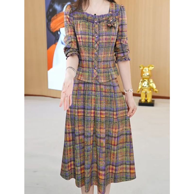 2026春季新款气质显瘦格纹套装裙女复古方领收腰上衣半身裙两件套