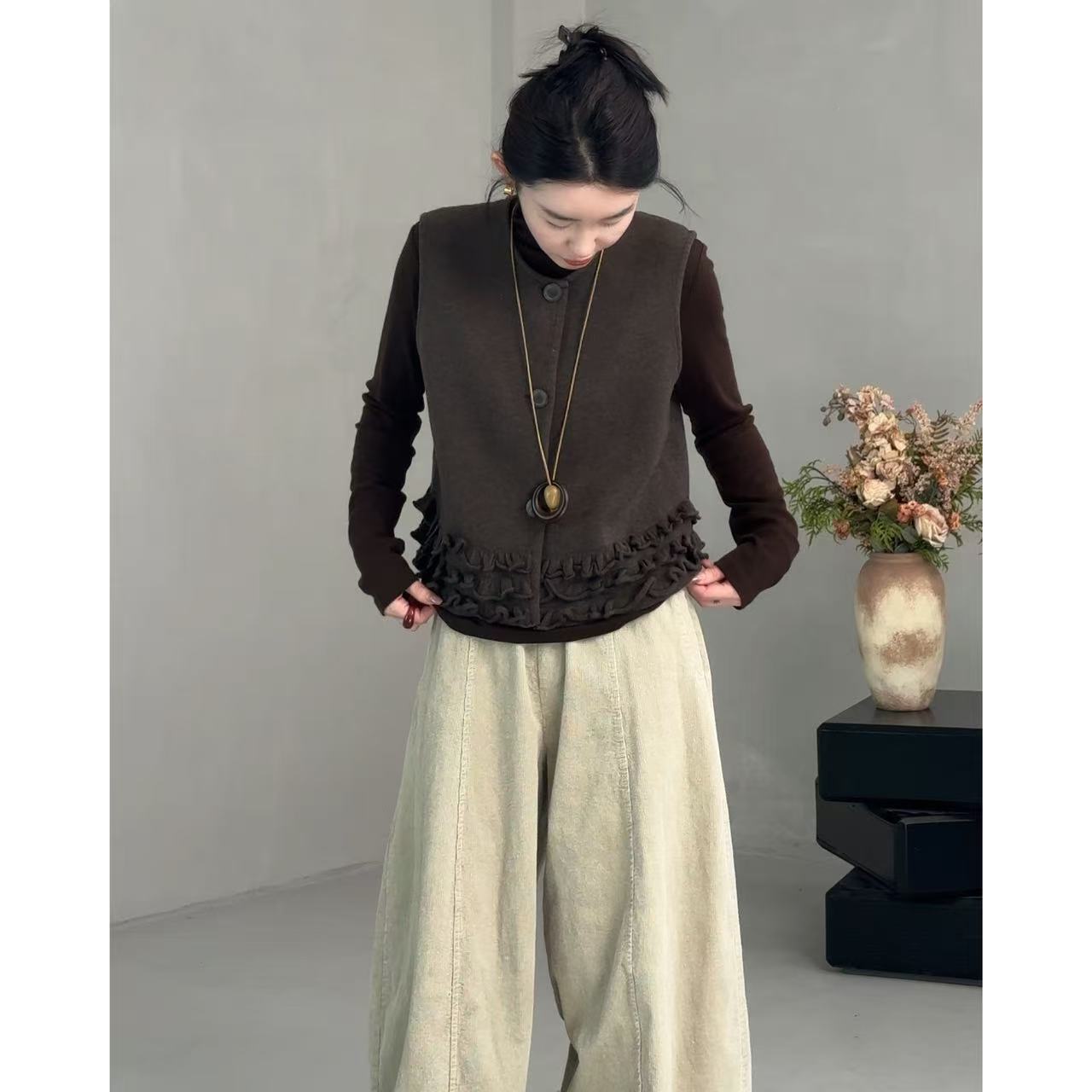 玖了个玖 2025秋季新款木耳花边马甲纯色高领打底两件套2510C6404