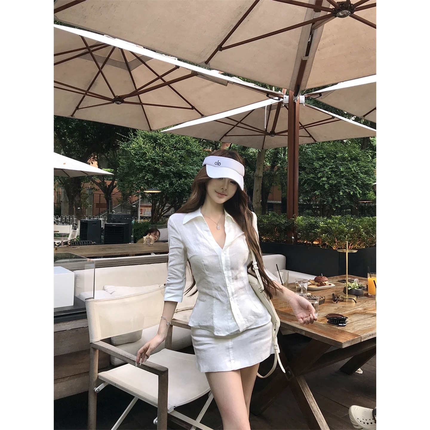 白色法式气质V领收腰短款衬衫+半身裙显瘦百搭两件套装女夏新款