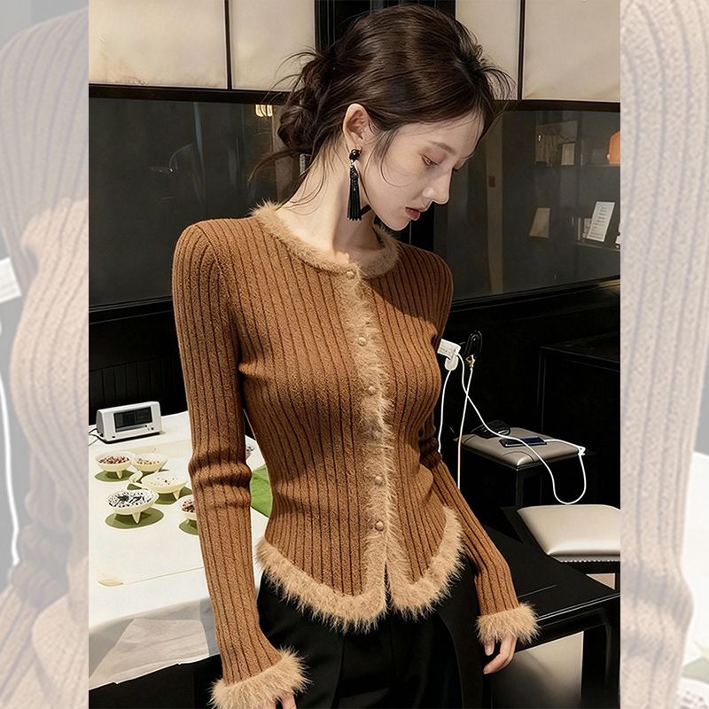 独特漂亮咖色内搭小衫别致针织打底衫洋气高贵毛边上衣女装秋冬季