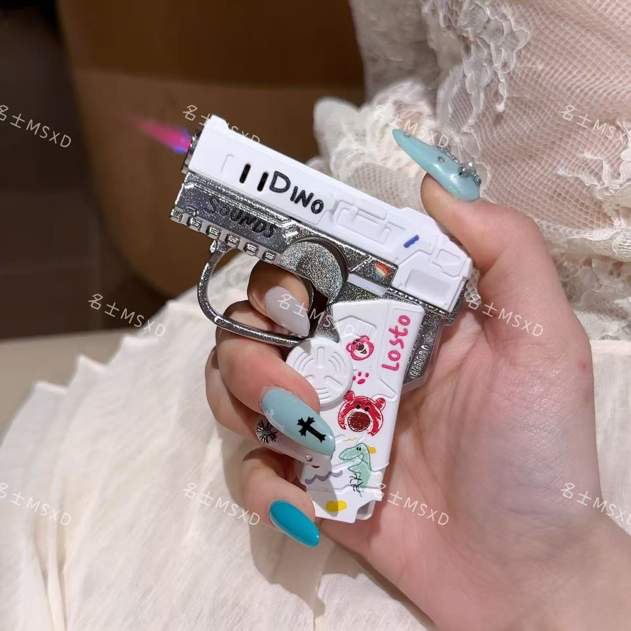 潮玩夜光防风打火机个性指尖陀螺折叠箱充气直冲打火机创意礼男士