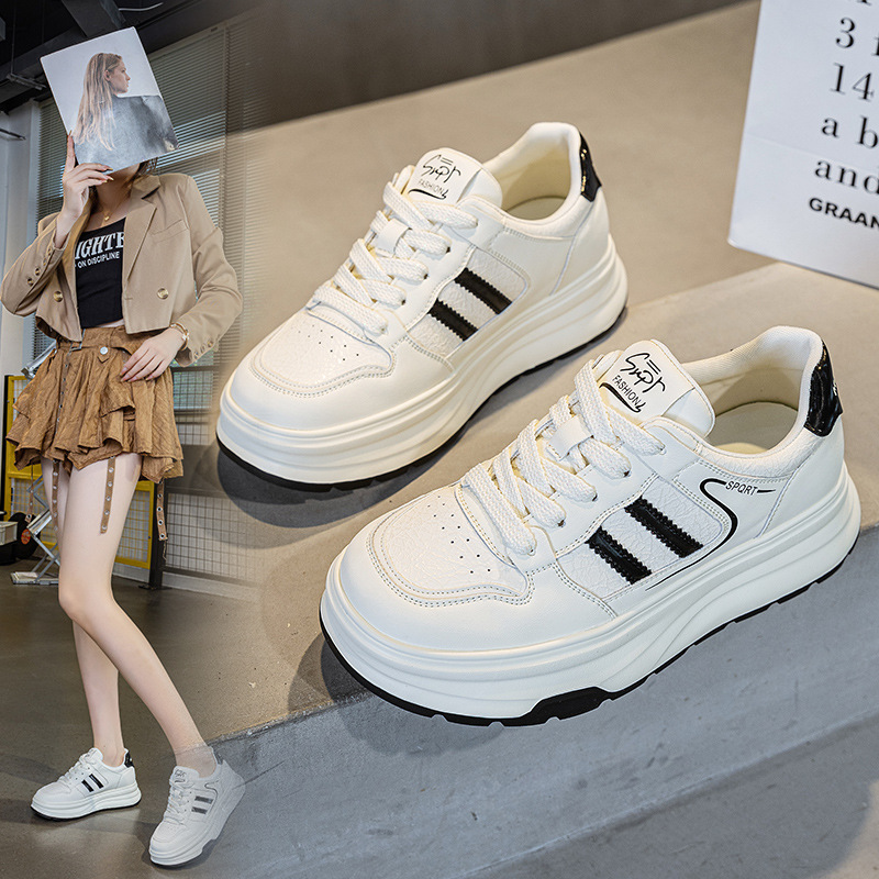 大码女鞋41一43厚底透气小白鞋女2025春秋款百搭轻便休闲运动板鞋