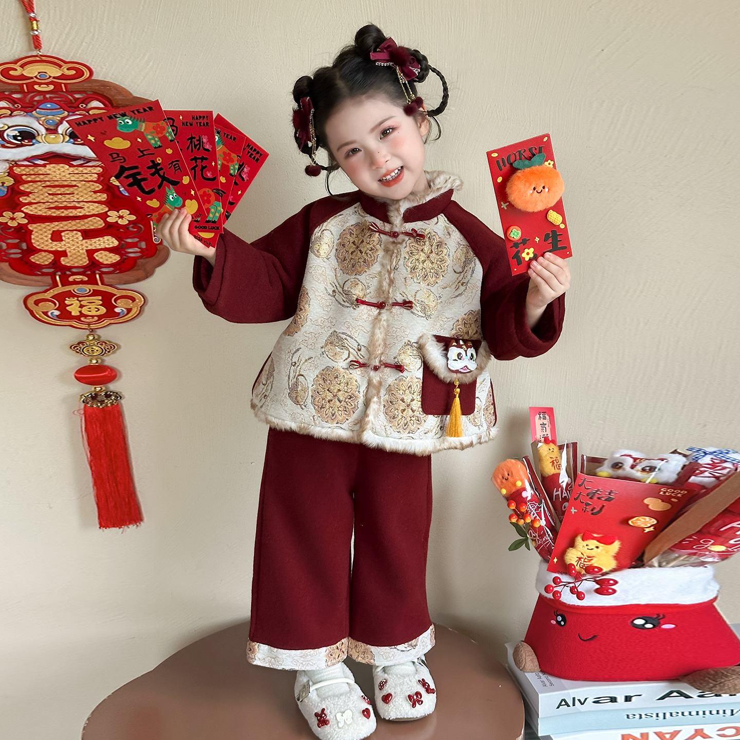 汉服女童中式拜年服冬季2026新宝宝国风加绒套装儿童喜庆过年衣服
