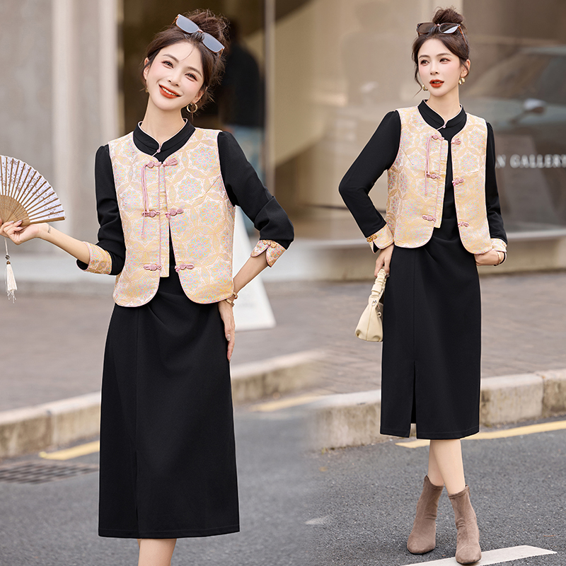 新中式国风盘扣提花马甲套装女2025春秋新款改良旗袍连衣裙两件套