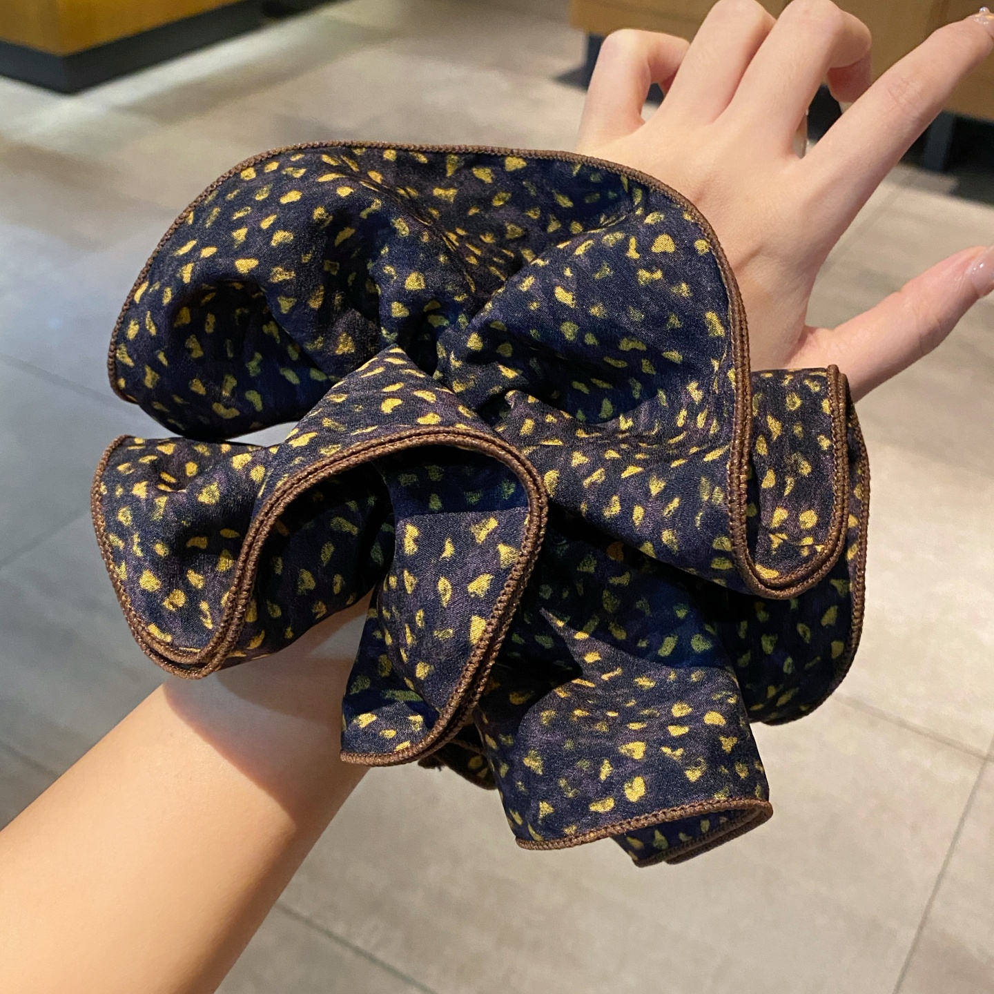 法式复古豹纹大肠发圈女款高级感扎头发绳发饰慵懒风马尾头绳头花