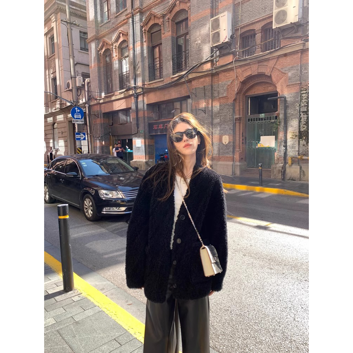 林木木黑色短外套女百搭休闲保暖仿羊羔毛短款大衣女皮毛一体