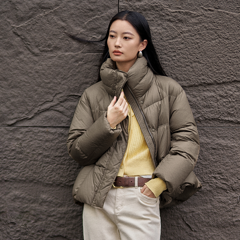 XG雪歌鹅绒军绿翻领羽绒服宽松保暖通勤百搭面包服XK406023A643